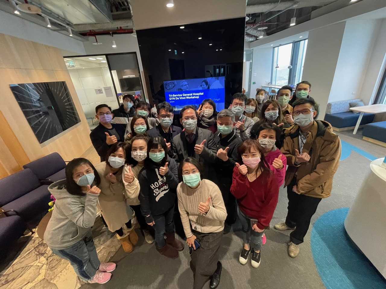 三軍總醫院婦產部達文西機器手臂手術團隊成立十六週年暨台灣區手術觀摩中心成立研討會